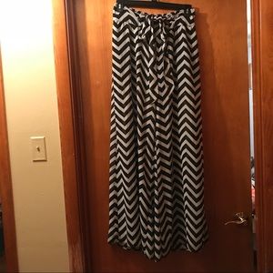Black and white chevron flare pants XL